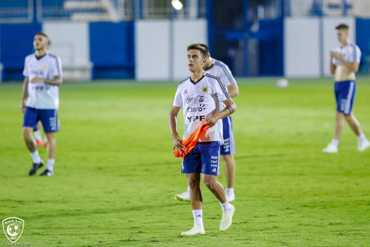 التانجو في الهلال