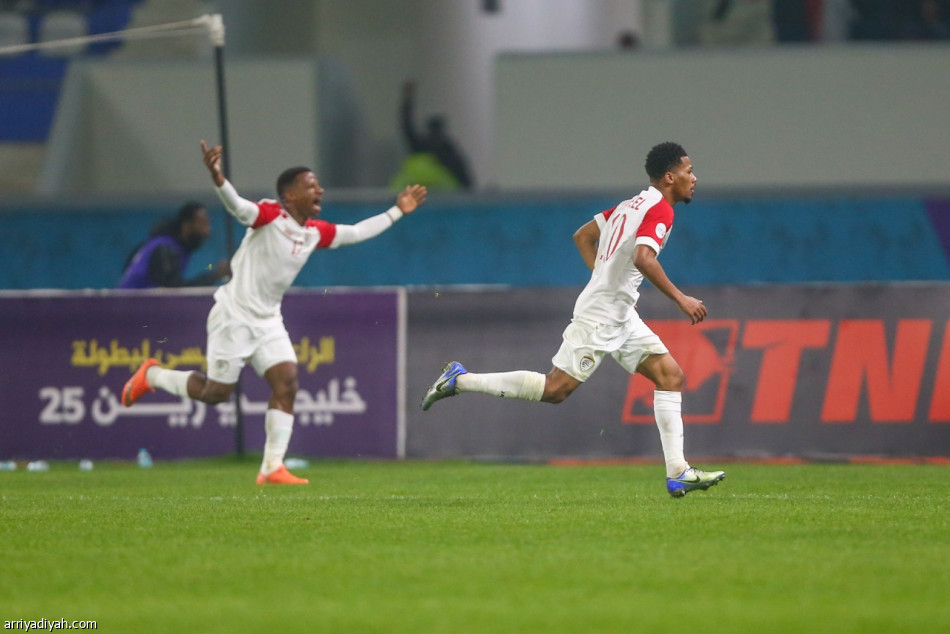 عمان تقصي بطل الخليج وتصل النهائي