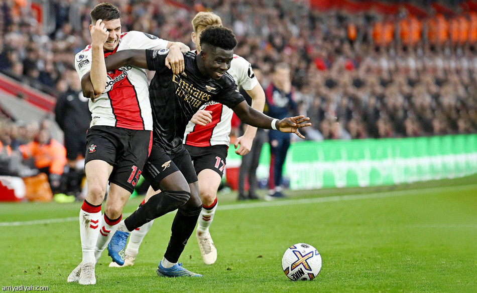 نيوكاسل يصعد..
وأرسنال يتوقف