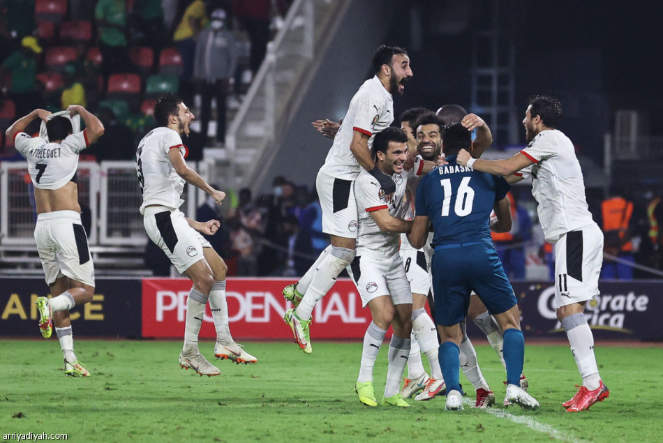 أبو جبل يقود مصر إلى نهائي أمم إفريقيا بإقصاء الكاميرون