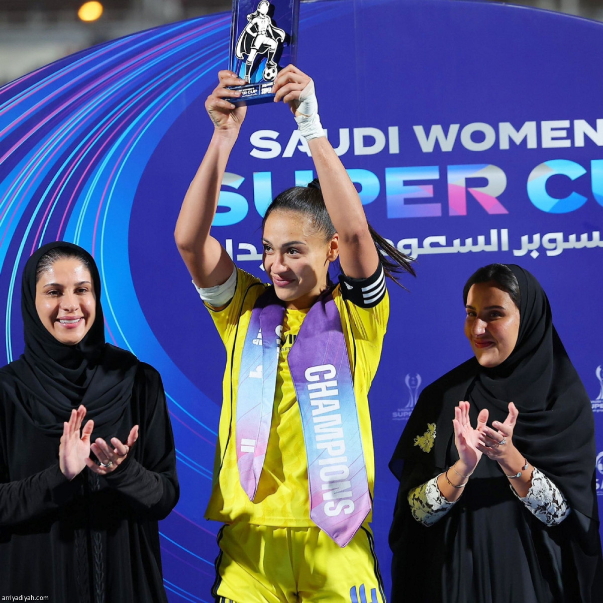 سيدات السوبر