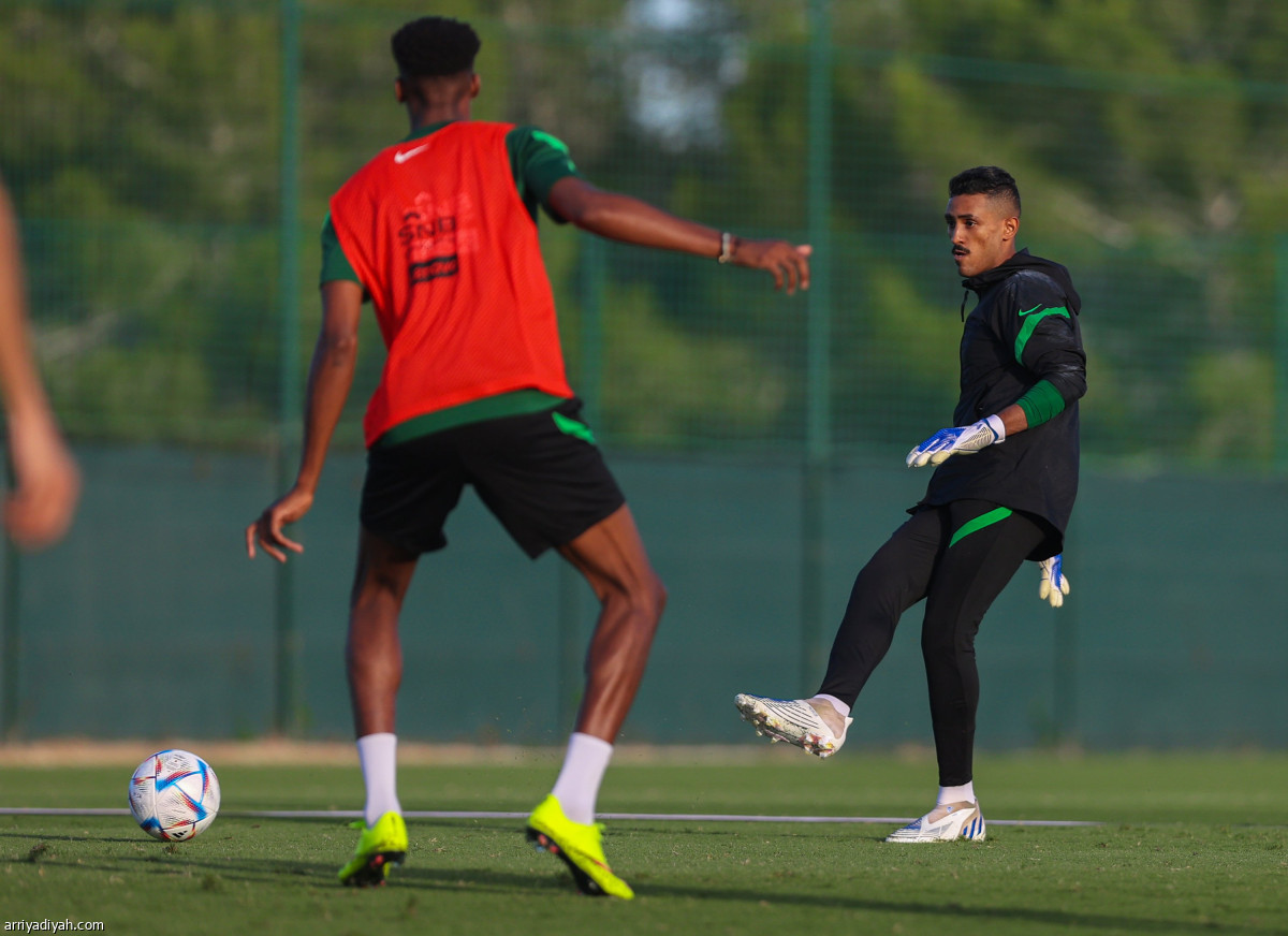 الأخضر يستعد لفنزويلا