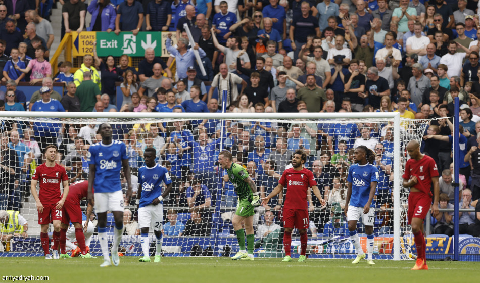 إيفرتون وليفربول يواصلان مسلسل التعثرات