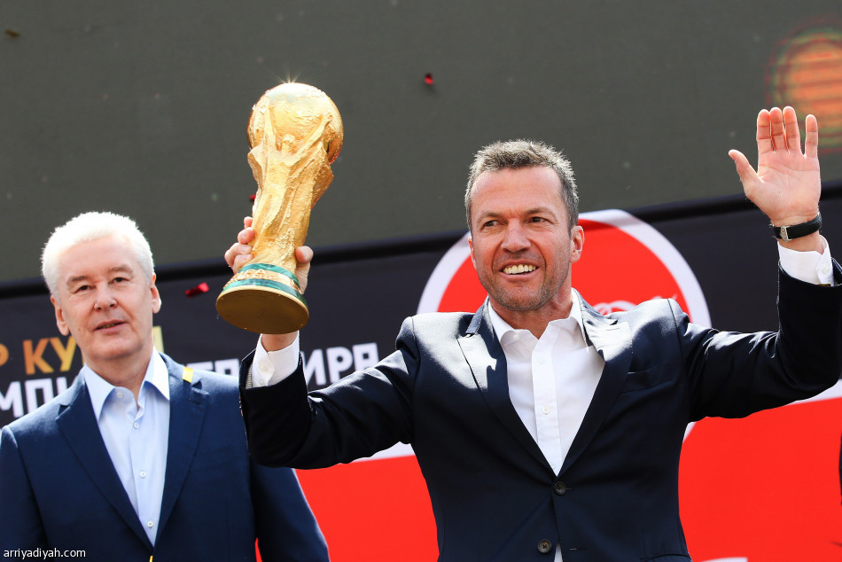 الكأس يصل موسكو