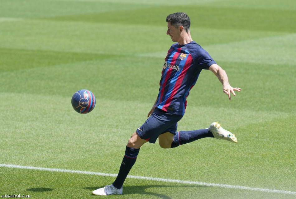 ليفاندوفسكي: تحدي كبير ينتظرني في برشلونة