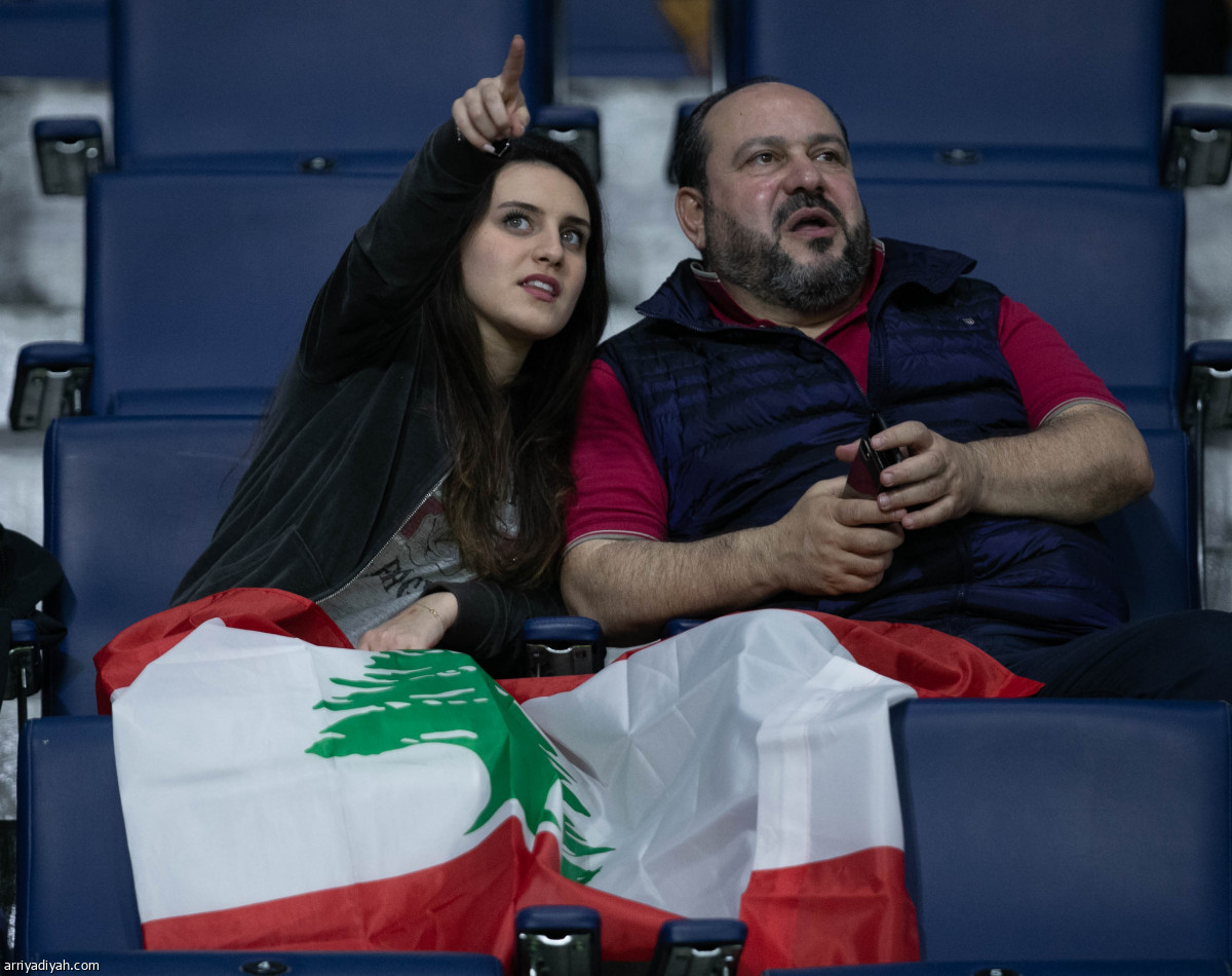 رغم الخسارة.. اللبنانيات يبتسمن