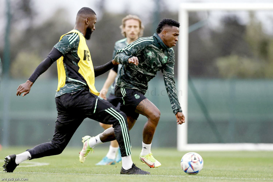 تشكيل 
الأزرق يكتمل