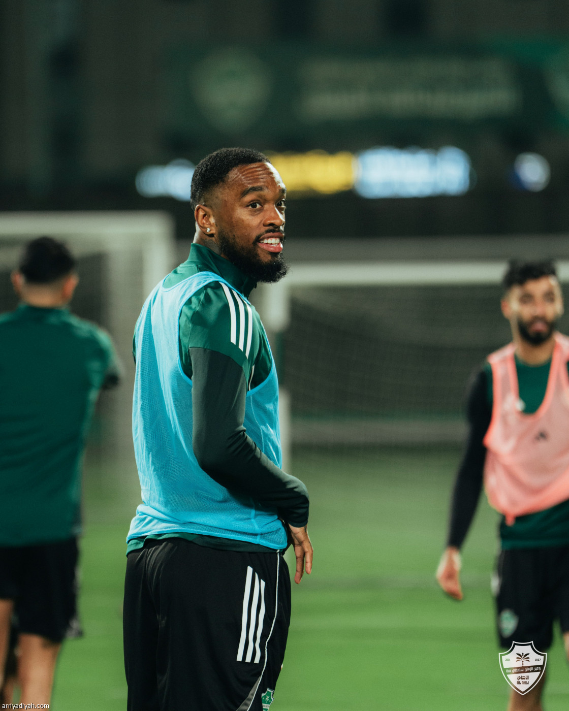 الأهلي يعود