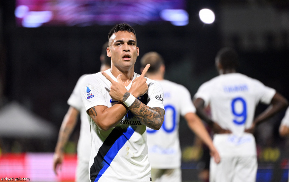 «سوبر هاتريك» لاوتارو يبقي إنتر في الصدارة