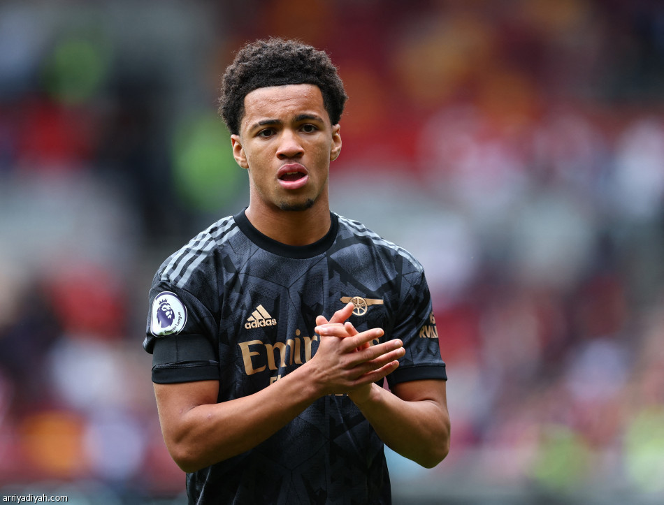 «إيثن» يدخل التاريخ