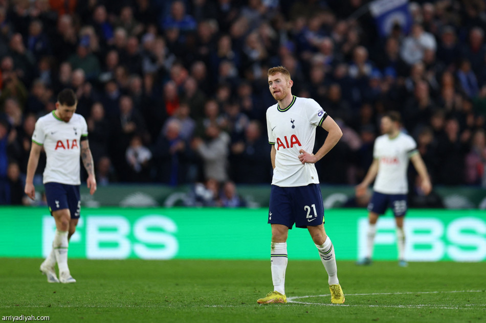 ليستر يقلبها على توتنهام برباعية