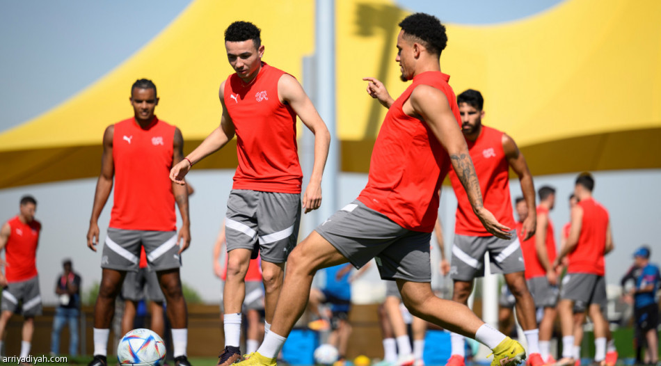 البرازيل تجهز «رقصات» صربيا.. وسويسرا تخشى رفاق أبوبكر