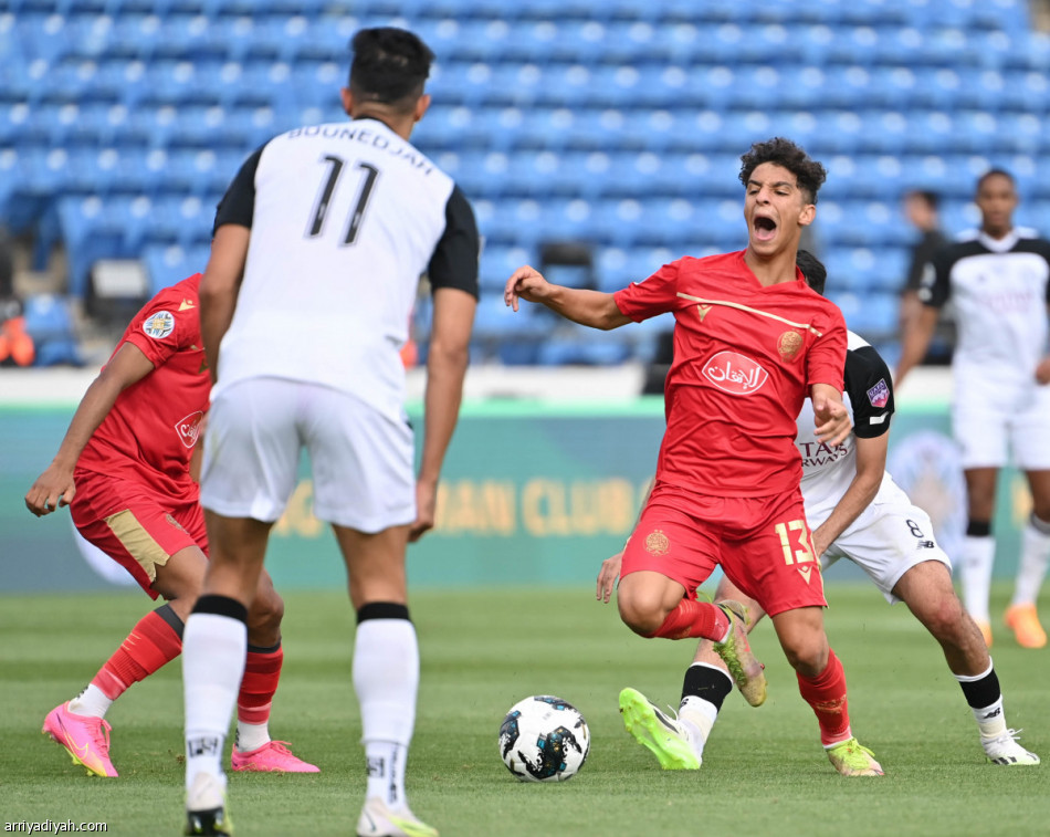 بـ10 لاعبين.. الوداد يتعادل مع السد في كأس سلمان