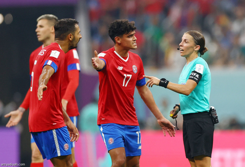 10 لحظات لا تنسى..
انتصار سعودي.. وميسي وينه؟