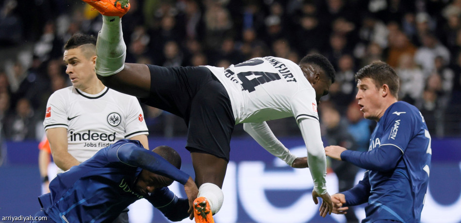 الدوري الألماني..  فرانكفورت يواصل نزيف النقاط