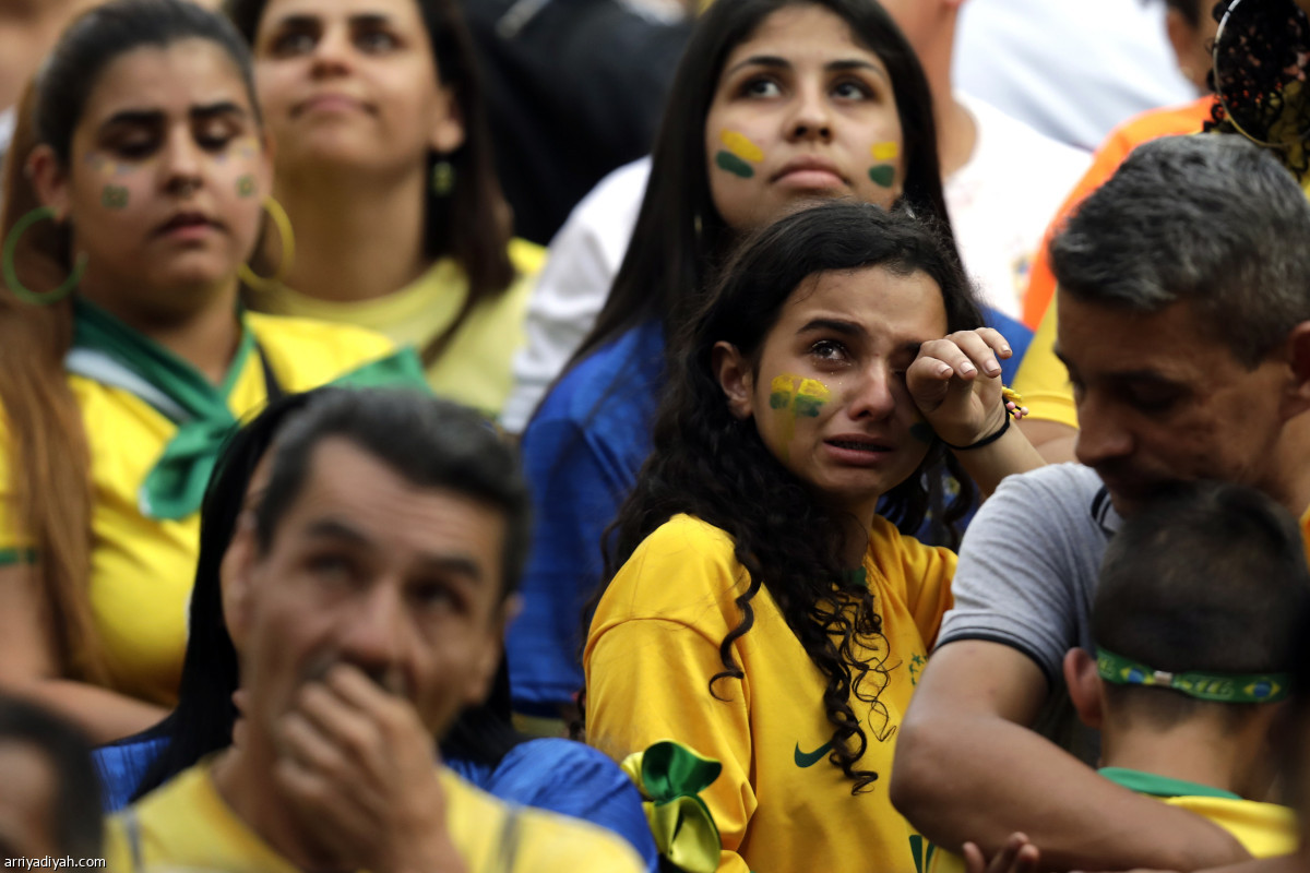 برازيليات يذرفن الدموع