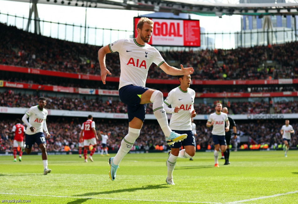 أرسنال يعزز الصدارة بثلاثية توتنهام