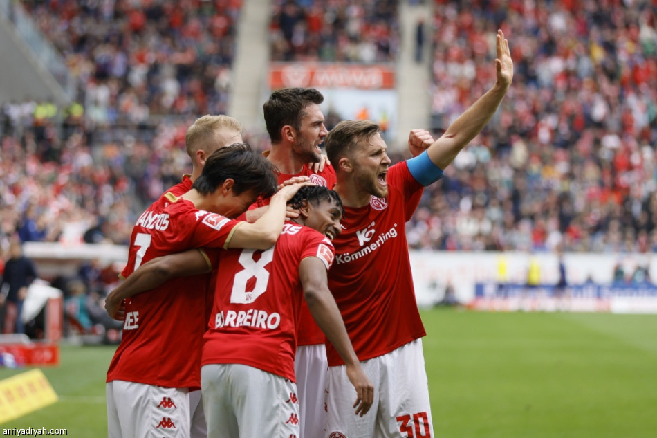 ماينز يهز صدارة بايرن بثلاثية