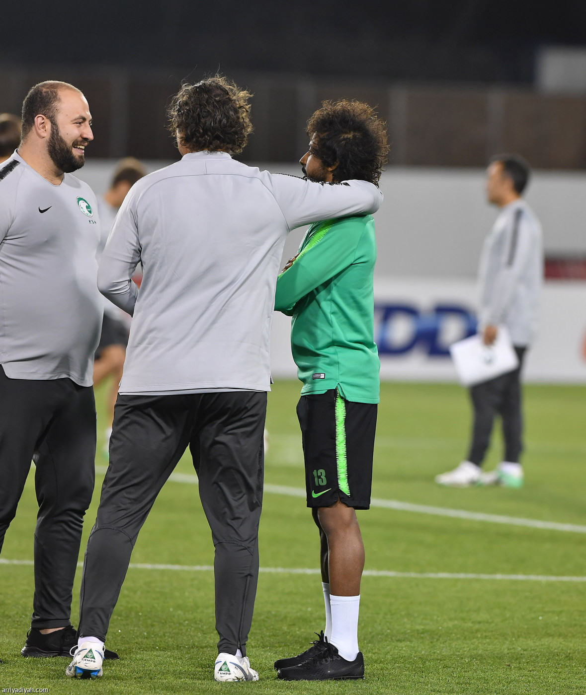 الأخضر يستعد للعبور