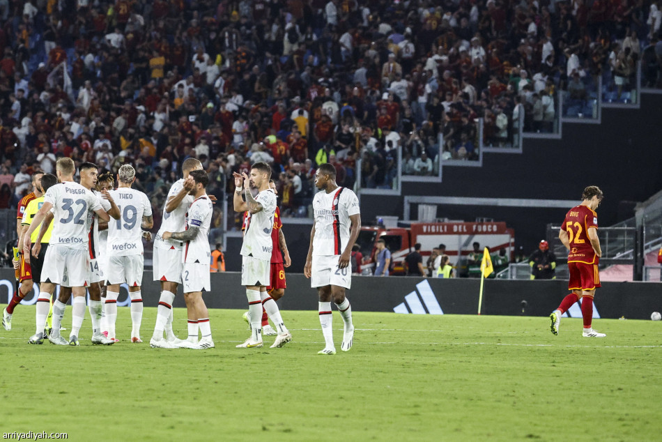 ميلان يكسب روما بثنائية