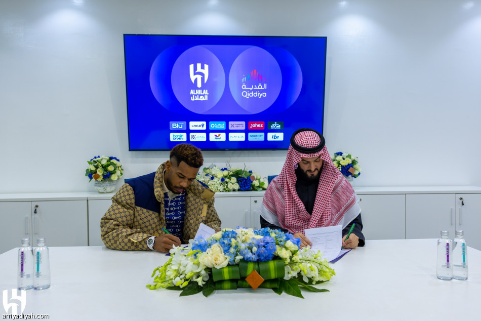 الهلال يمدد عقد البليهي عاما إضافيا