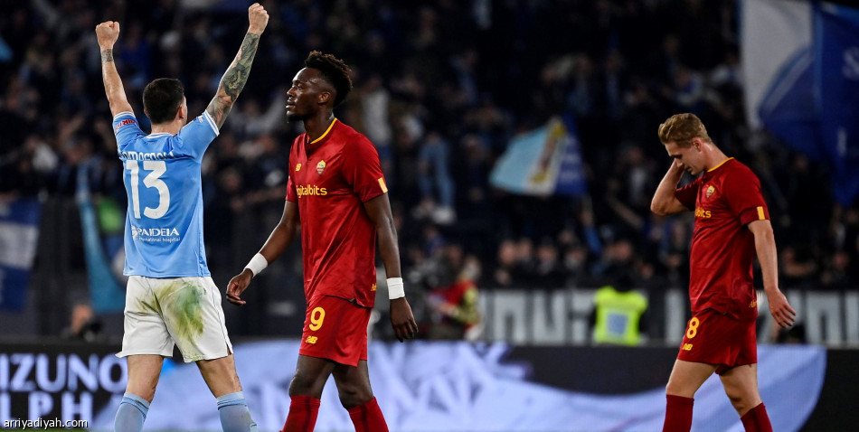 لاتسيو يتخطى روما في مواجهة البطاقات الحمراء