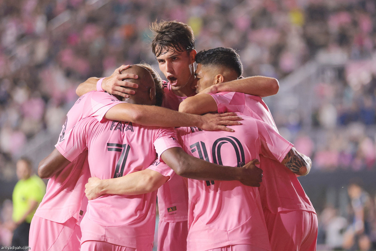 ميسي يكتفي بدقيقتين