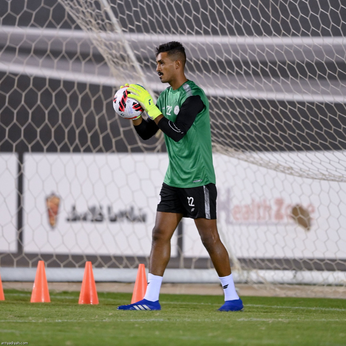 الشباب.. تأهب ومناورة