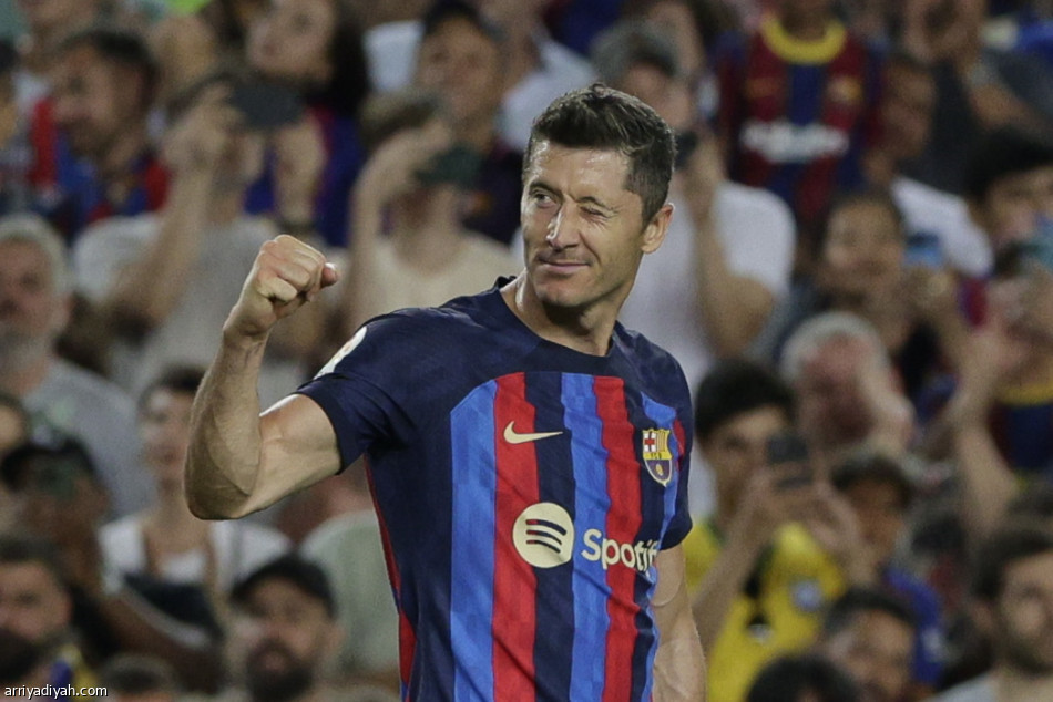 ليفاندوفسكي يقود برشلونة إلى عبور بلد الوليد