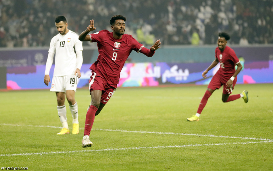 حامل اللقب
يحسم التأهل