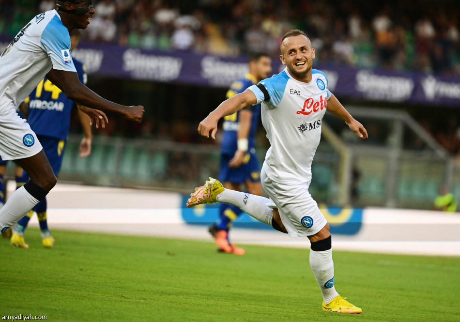 نابولي يقسو على فيرونا بخماسية