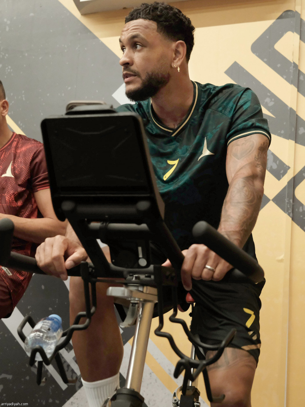 الخليج يبدأ الإعداد