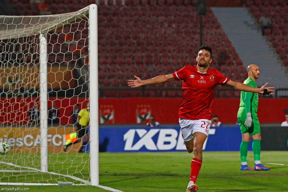 الأهلي المصري يقترب من نهائي الأبطال