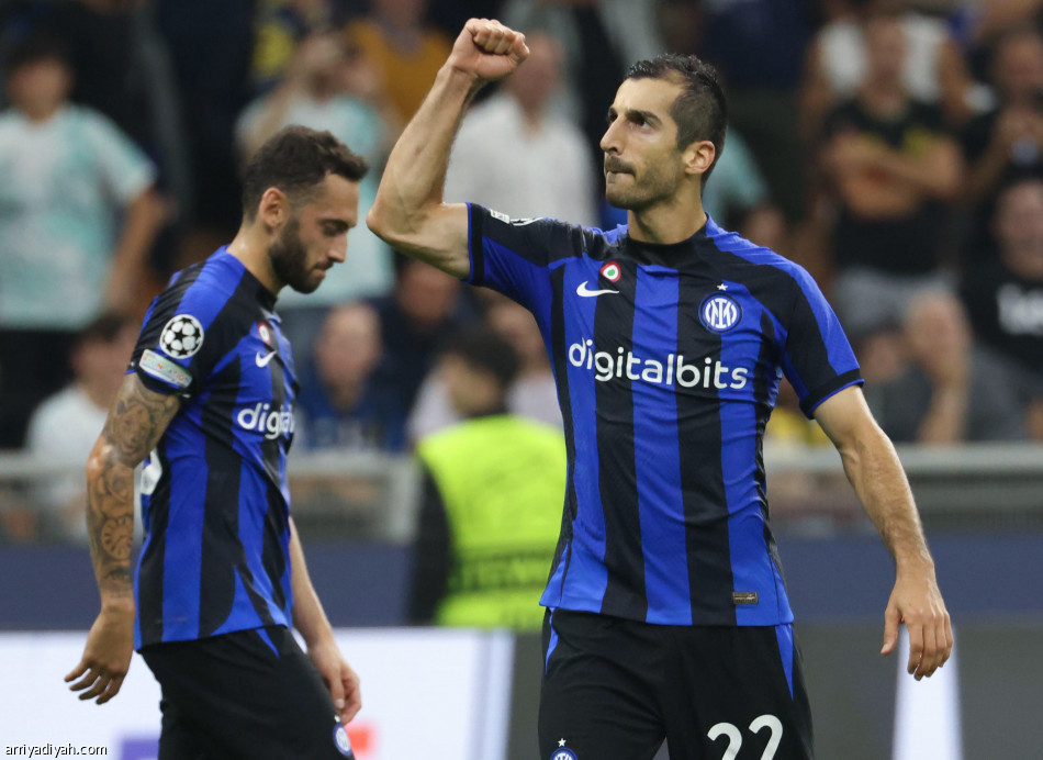 إنتر يكتسح فيكتوريا.. ويرسل برشلونة إلى «يوروبا ليج»