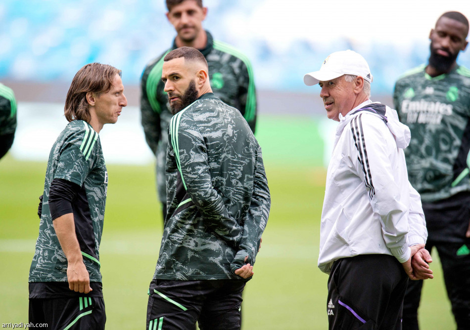 سيتي
يبحث عن فك العقدة الإسبانية