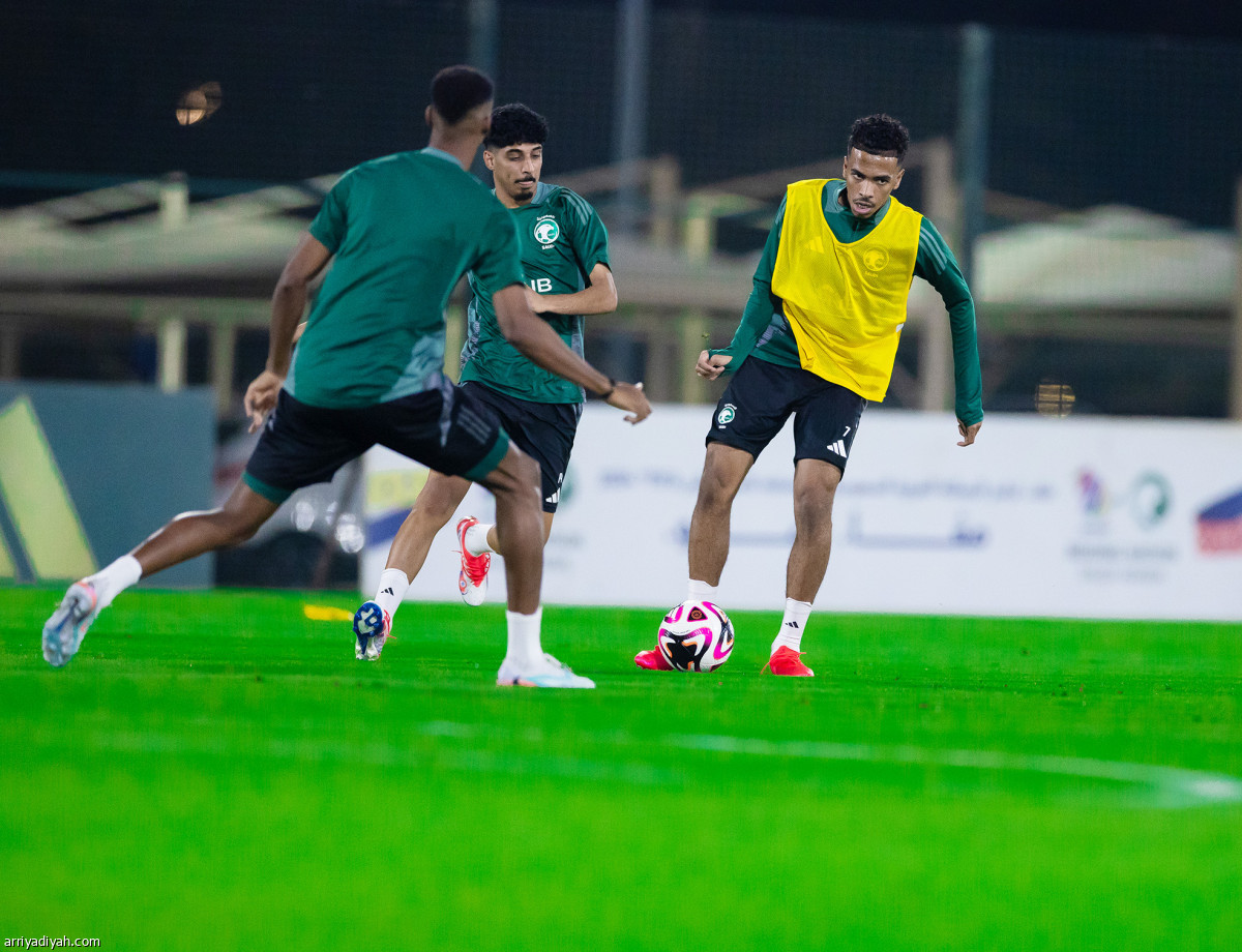 الأخضر ينطلق