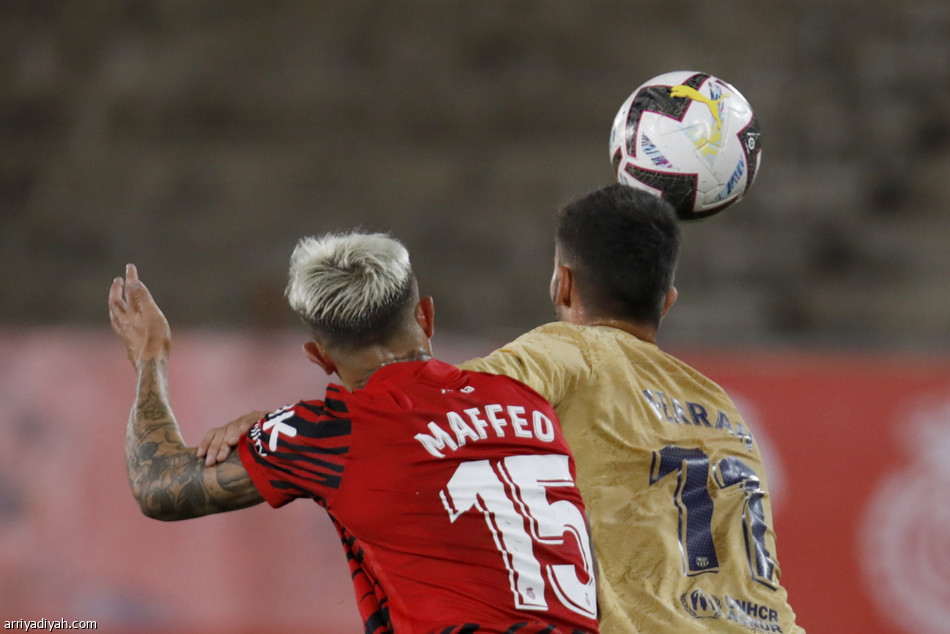 برشلونة يسقط مايوركا بهدف ليفاندوفسكي