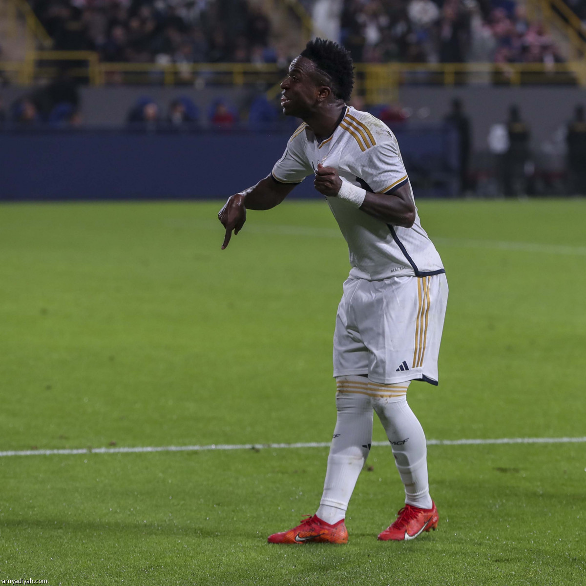 فينيسيوس.. هاتريك وذهب