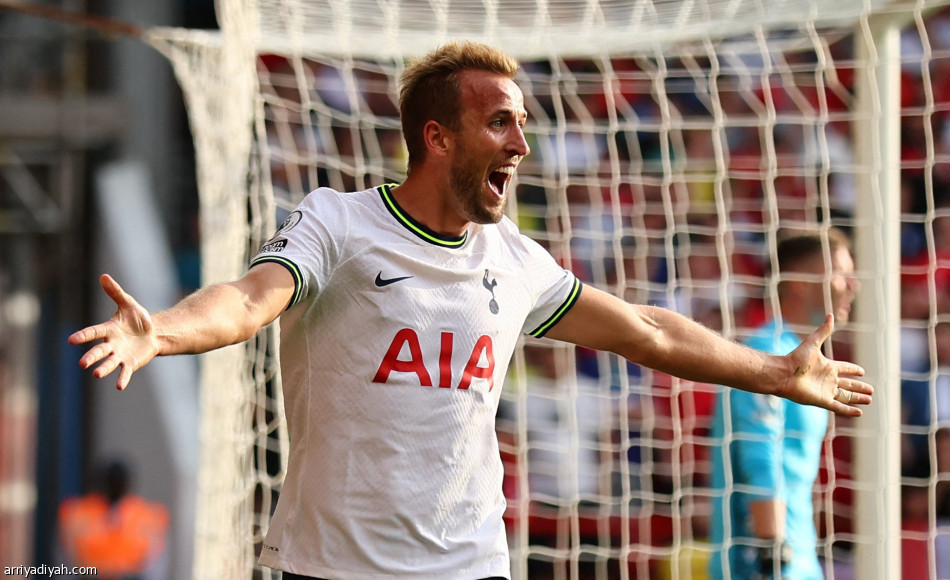 توتنهام يعبر نوتنيجهام بثنائية كين