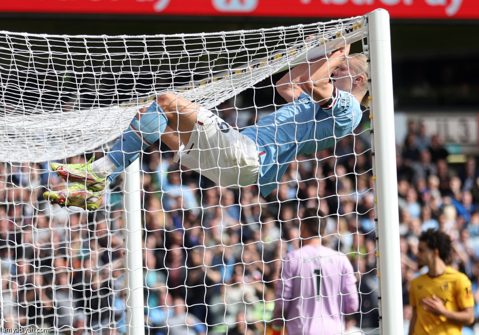 السيتي يعبر ولفرهامبتون.. ويتصدر مؤقتا