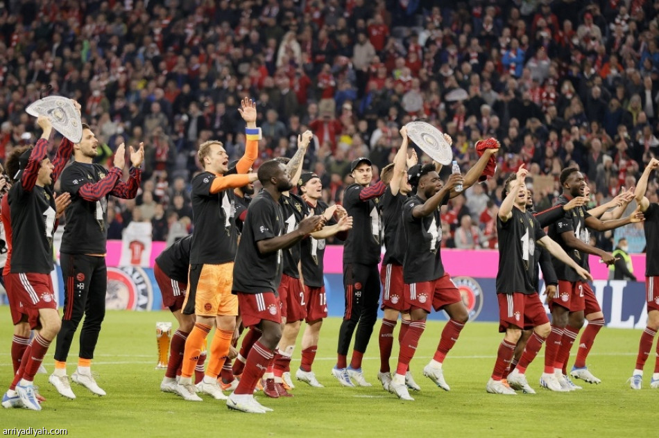 ثلاثية دورتموند تتوج البايرن باللقب العاشر تواليا