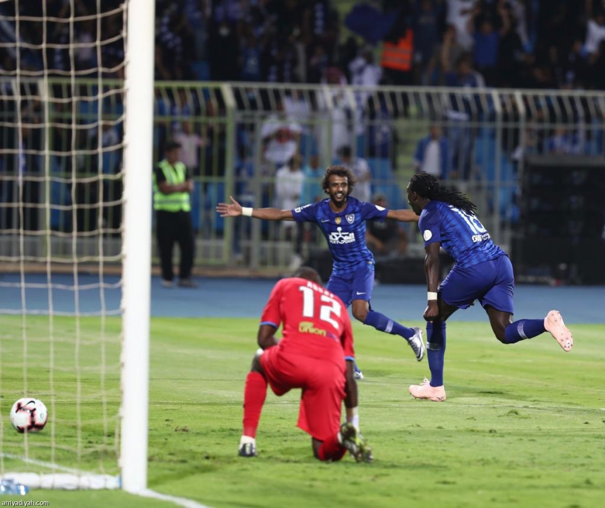 الهلال يطارد النصر