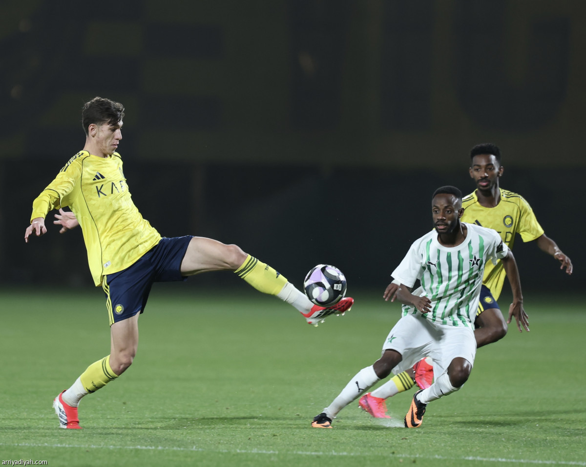 جيسوس يتابع