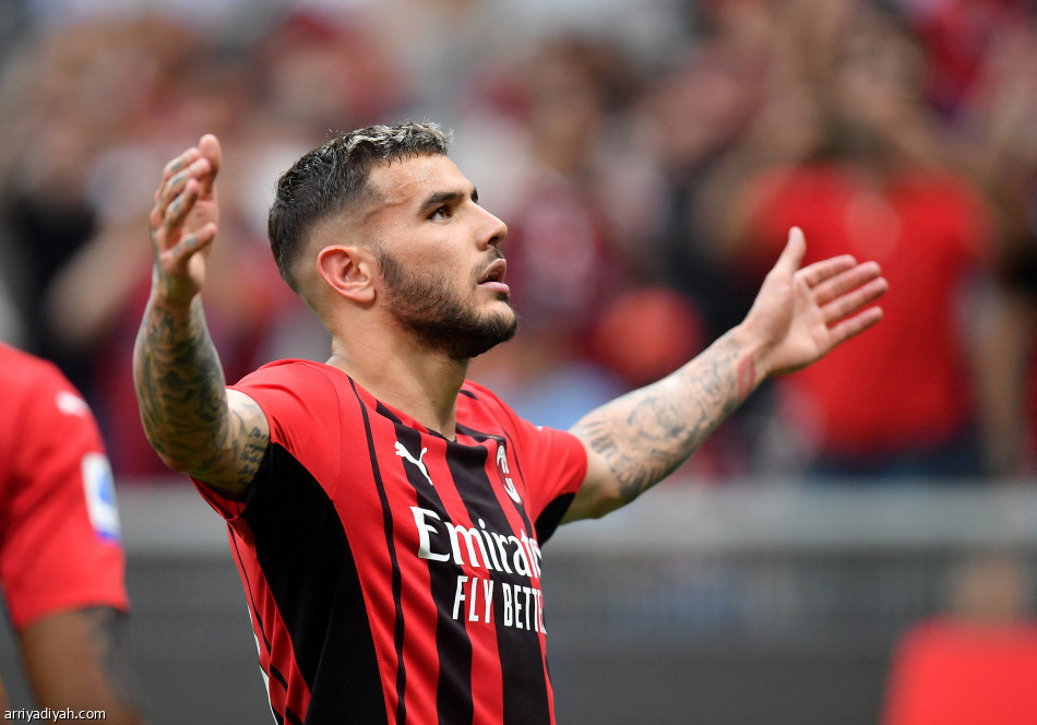 ميلان يلامس لقب الدوري الإيطالي