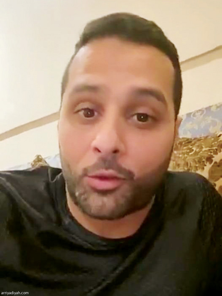 ياسر 
يرد على شائعات كورونا