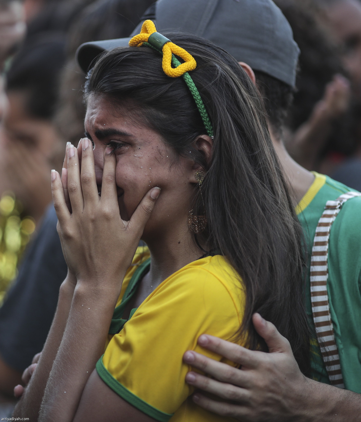 برازيليات يذرفن الدموع