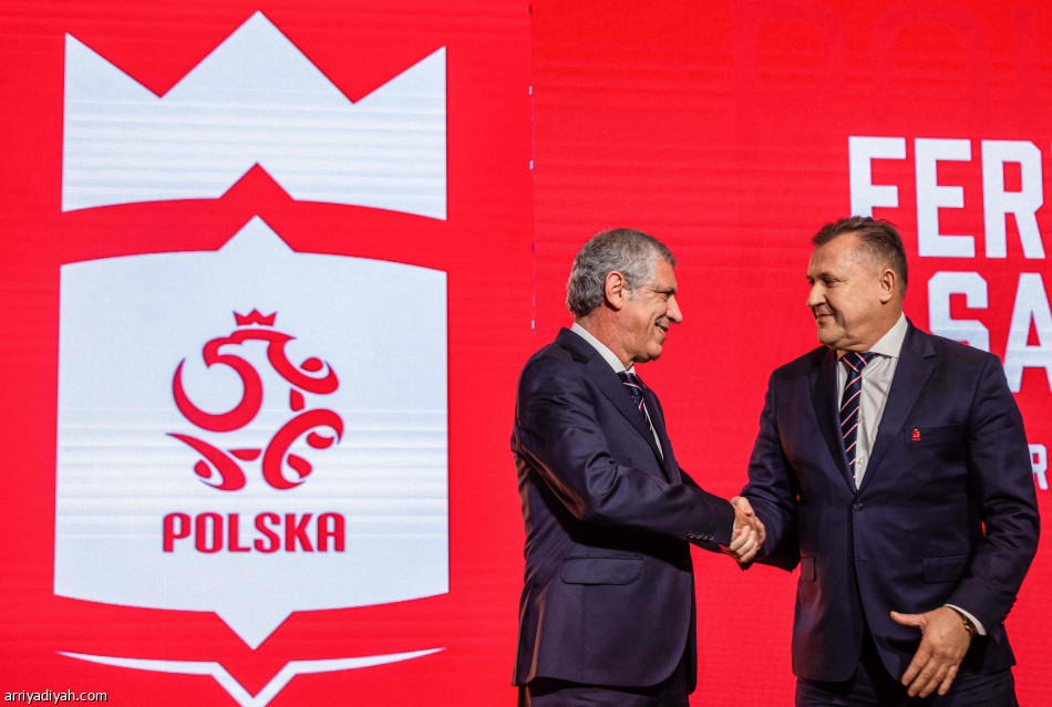 سانتوس يخلف تشيسلاف في تدريب بولندا