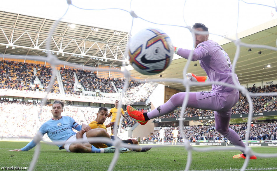 السيتي يعبر ولفرهامبتون.. ويتصدر مؤقتا