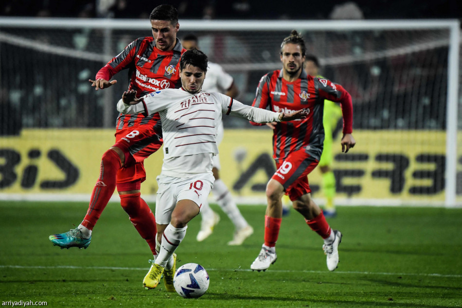 كريمونيزي بفرض السلبية على ميلان