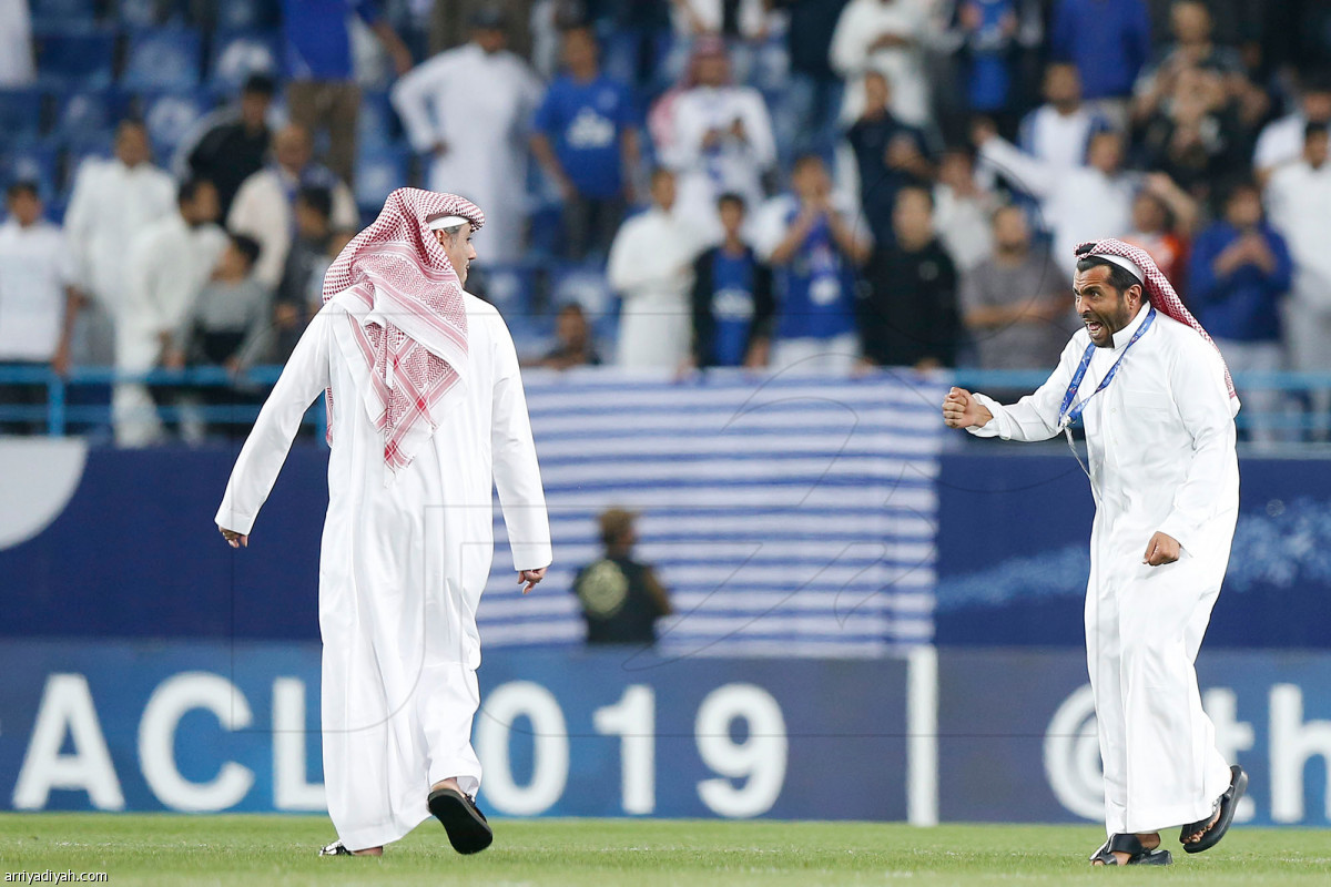 الأزرق يتلاعب بالدحيل